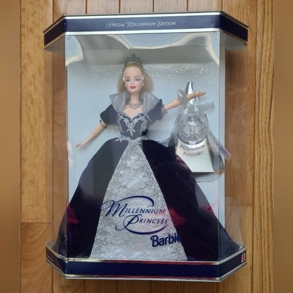 2000 Barbie New Year Millennium Princess Doll Mattel #24154 NRFB